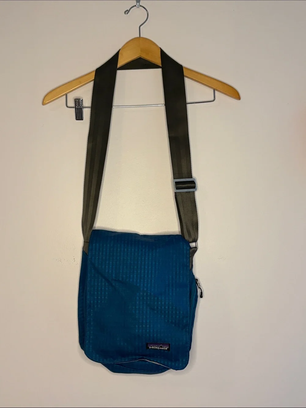 Patagonia Small Messenger Crossbody Bag